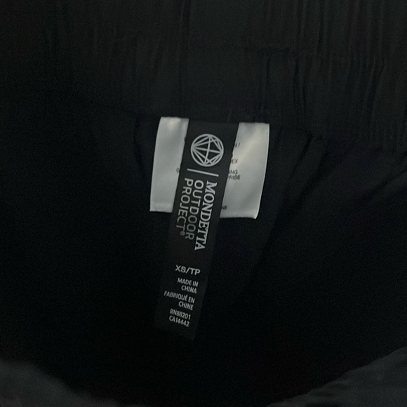 Mondetta High Waist Explore Short (black) - Picture 5 of 10